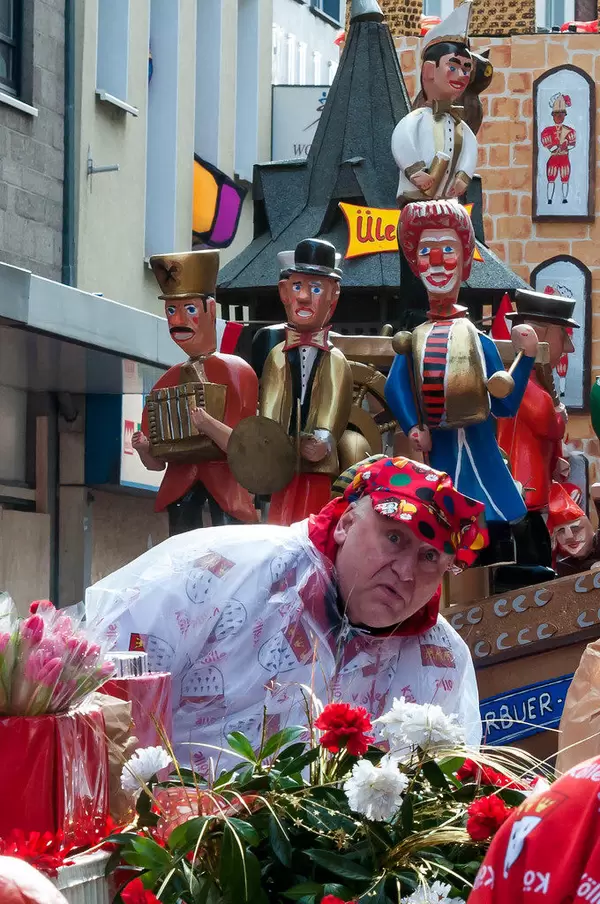 Wagen auf Rosenmontagszug