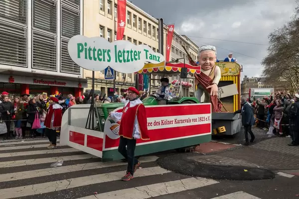 Wagen beim Rosenmontagszug - Pitters letzter Tanz - Kölner Karneval 2018
