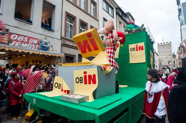 Wagen: Neue Stempel und Briefpapier für Oberbürgermeisterin