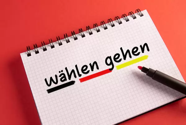 Wählen gehen in Notizbuch geschrieben