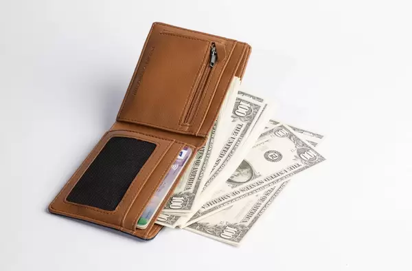 Wallet and money isolated