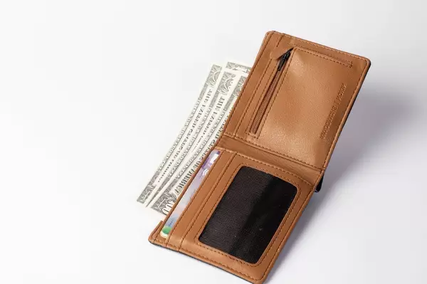Wallet with credit cards and banknotes  Flip 2019