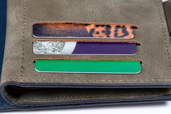 Wallet with credit cards, close up (Flip 2020)