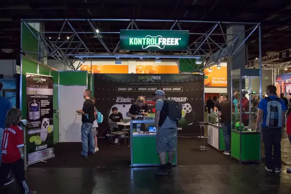 Warenstand von Kontrolfreek bei der Gamescom 2017
