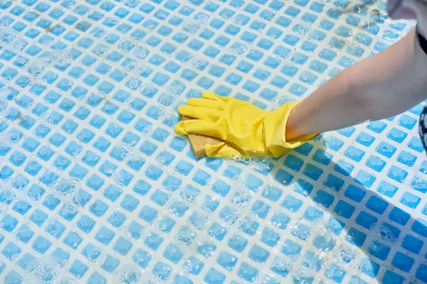 Washing pool - preparation of the pool for the summer swimming season