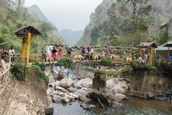 Waterfall Bridge Sapa Vietnam .CR2