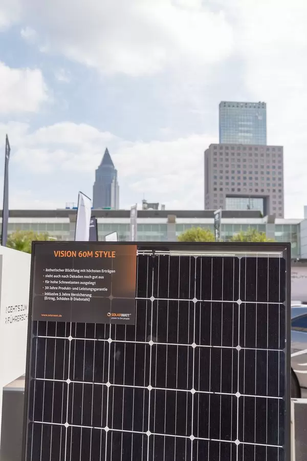 Weatherproofed solar technique: Solarwatt Vision 60M Style, glass-glass module