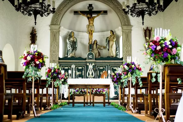Wedding arragements in a catholic chapel
