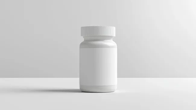Weiße Pillenfolasche mit leerem Etikett