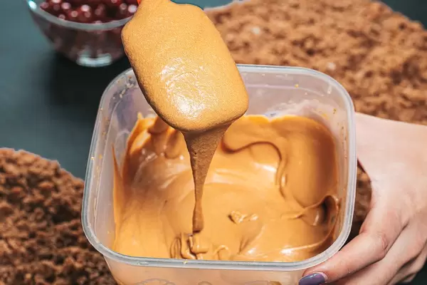 Whipped condensed milk for cake