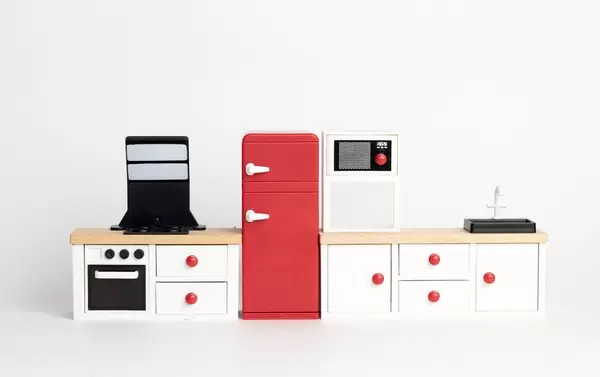 White and red kitchen