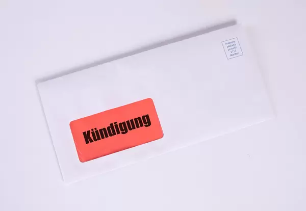 White envelope with Kündigung text