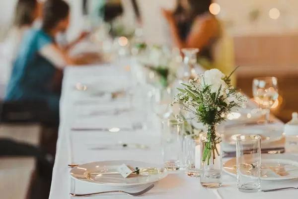 White Rose Decor On Glass Vase With TableSet (Flip 2019)