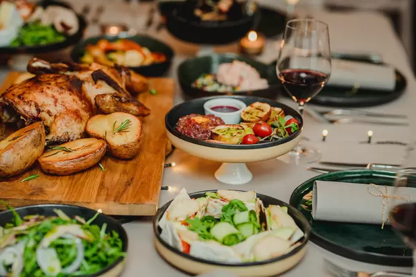 Whole Roasted Duck Dinenr Set With Salads