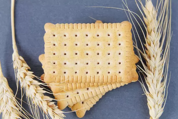 Whole wheat cookies, wheat ear