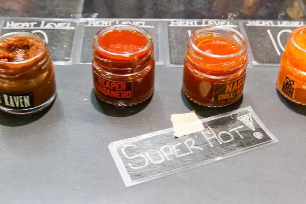 Wiltshire Chilli Farm Dips zum Probieren in kleinen Gläsern super scharf