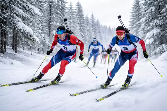 Winterliches Biathlon-Rennen in der Schneelandschaft