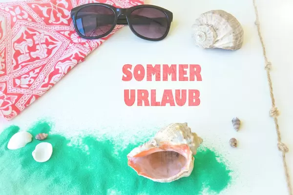 Wir sind im Sommerurlaub / Wir machen Sommerpause