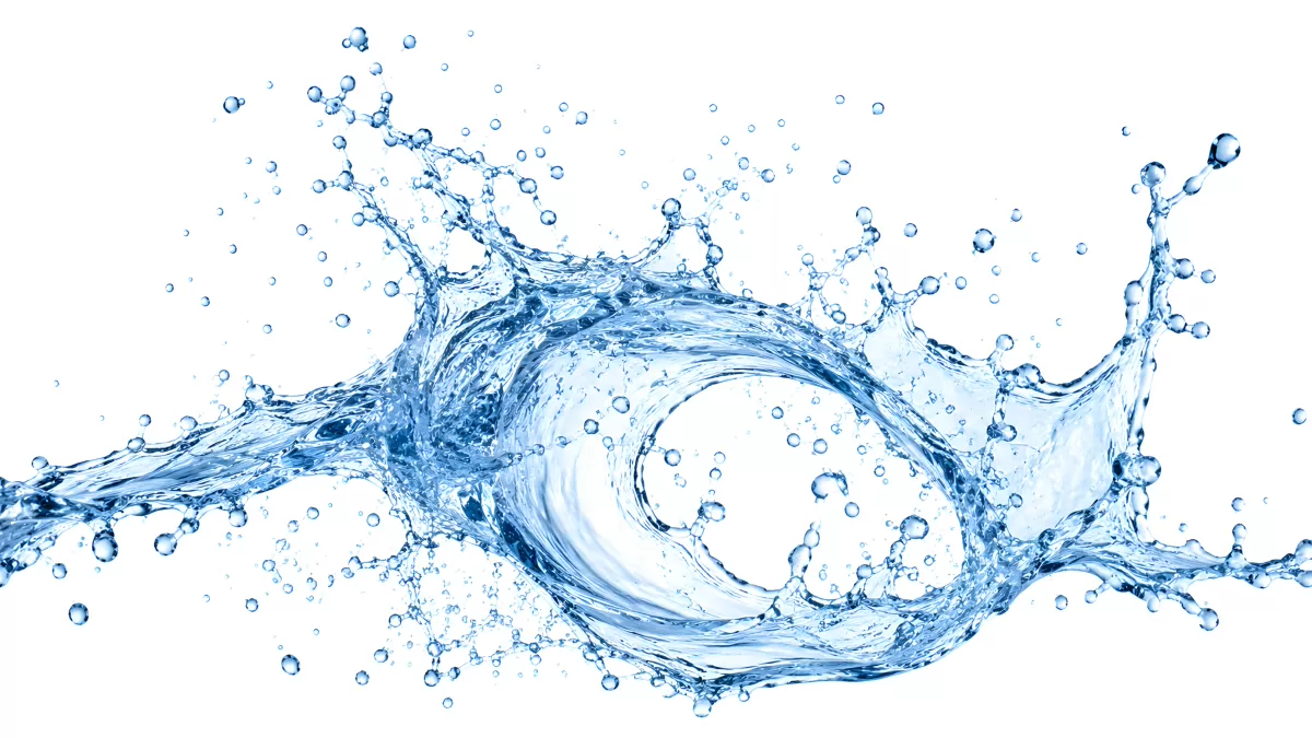Wirbelndes Wasserspritzer-Muster auf weißem Hintergrund