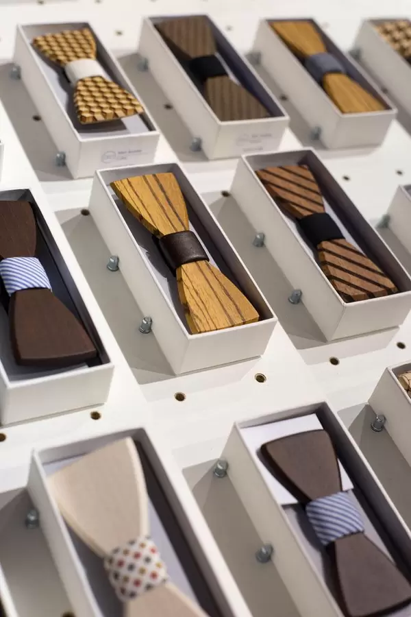 Wooden bow ties by BEWOODEN