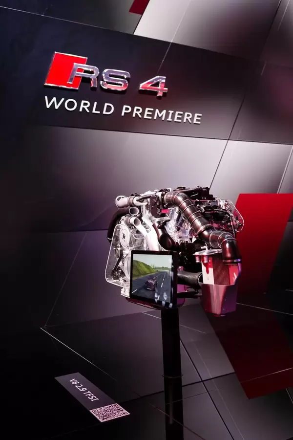 World Premiere von Motor Audi RS 4