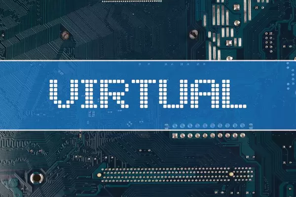 Wort Virtual vor einer elektronischen Leiterplatte als Hintergrund