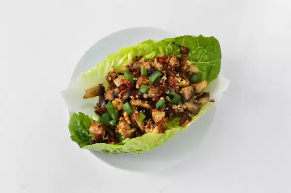 Wraps with chicken and mushrooms