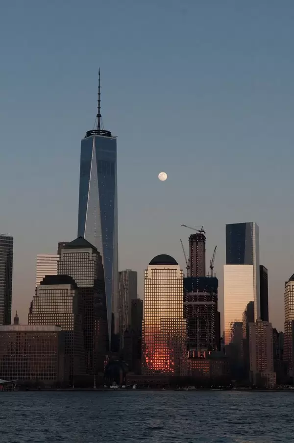 WTC Freedom Tower am Abend in New York City, USA