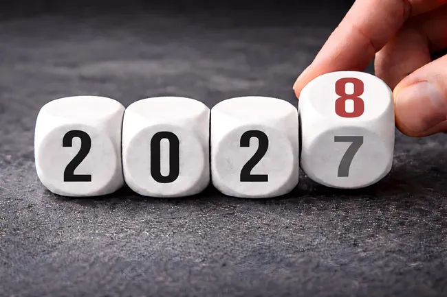 Würfel für den Jahreswechsel von 2027 auf 2028