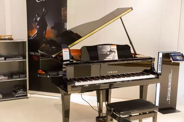 Yamaha Klavier #2
