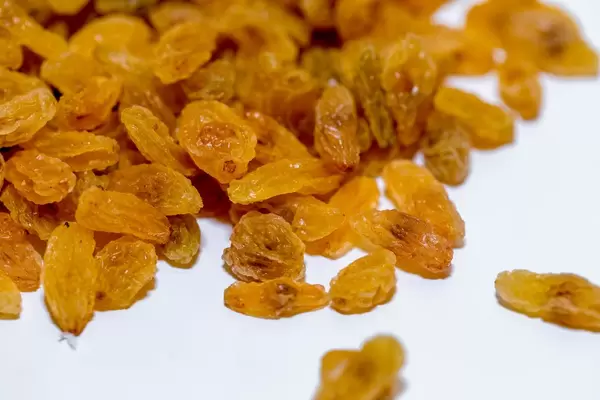Yellow golden raisins  Flip 2019