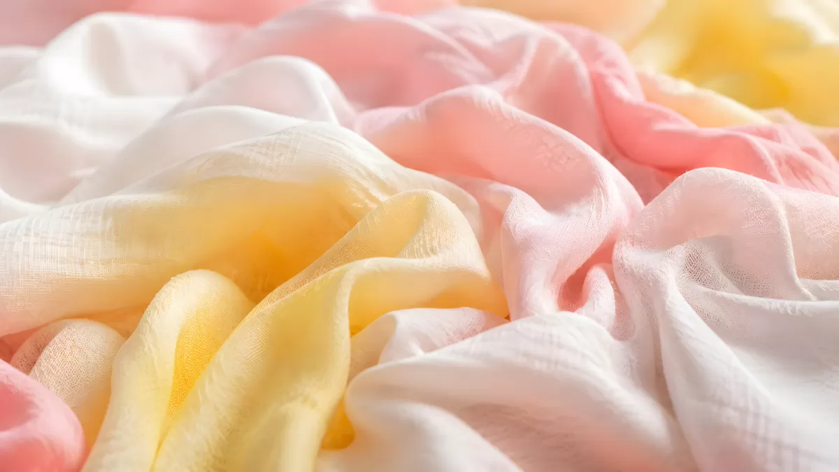 Zarte Musselin-Tücher in Rosa, Gelb und Weiß