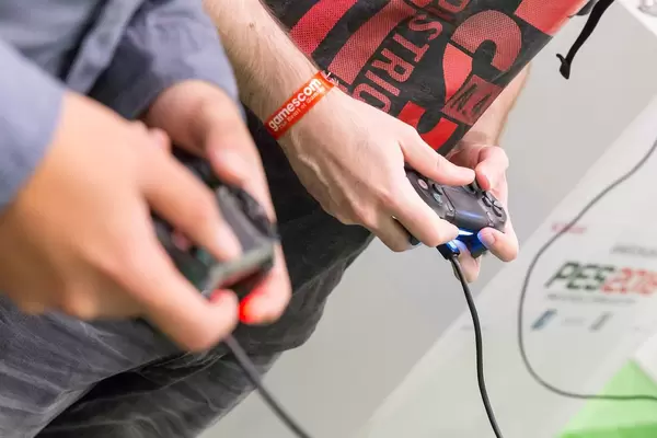 Zocker spielen PES 2018 auf der PS4