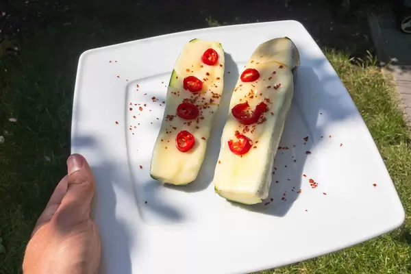 Zucchini with chili and soft cheese