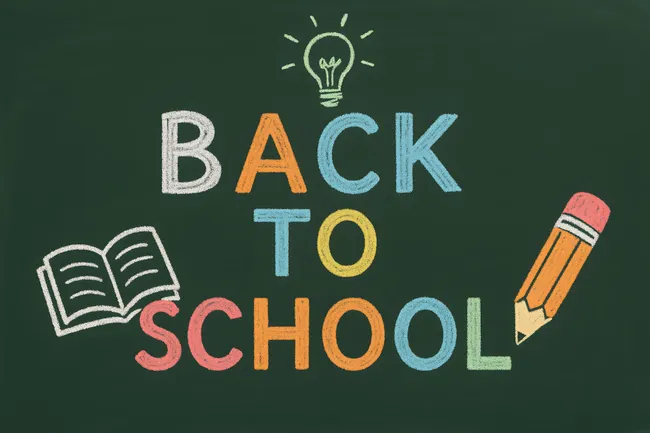 Zurück zur Schule - Kreidezeichnung auf Tafel