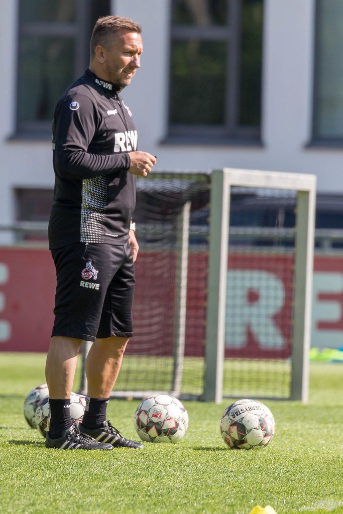 1. FC Köln Chefscout Manfred Schmid beim ersten Training mit André Pawlak