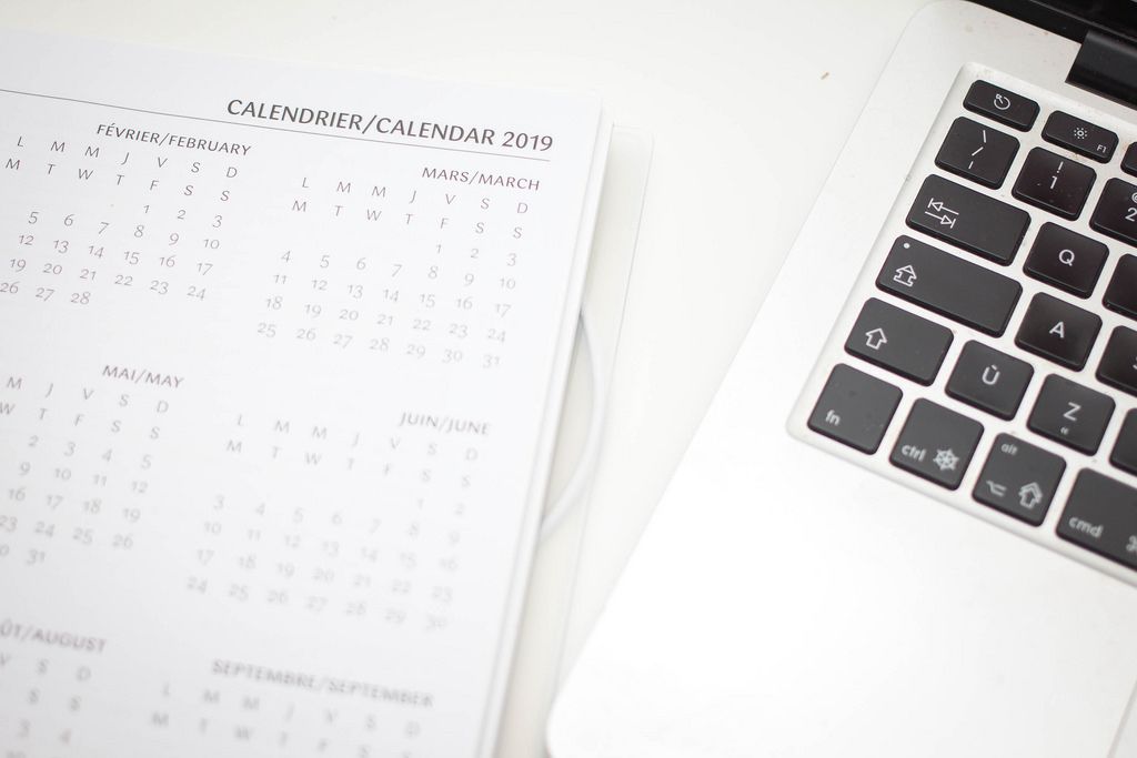 2019 Calendar wiht Laptop