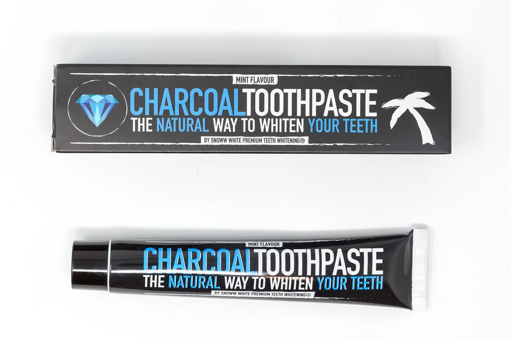 Active charcoal toothpast made from coconuts, the natural way for teeth whitening