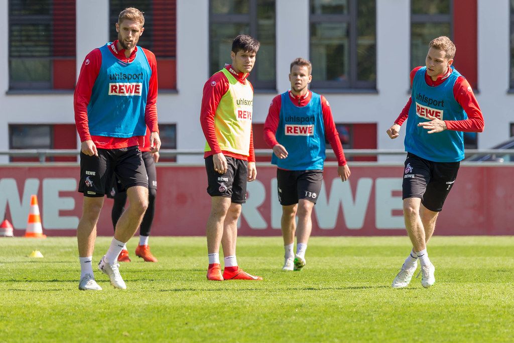 Benno Schmitz, Louis Schaub, Lasse Sobiech und Jorge Meré während des ersten Trainings mit dem neuen 1. FC Köln Trainer André Pawlak