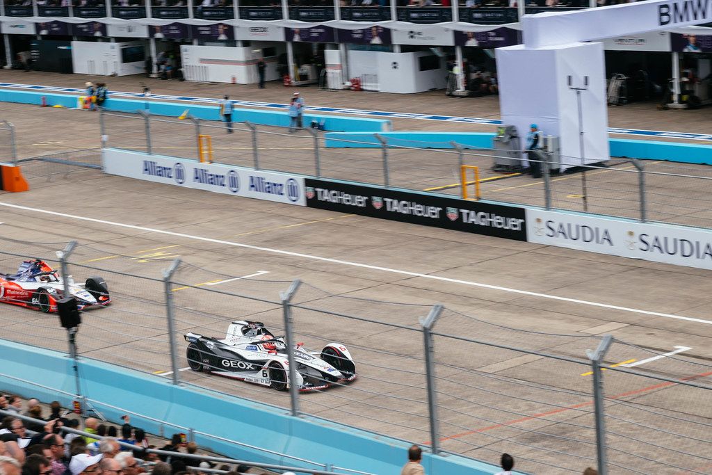 Berlin 2019 E-Prix: GÜNTHER defending from  Pascal WEHRLEIN