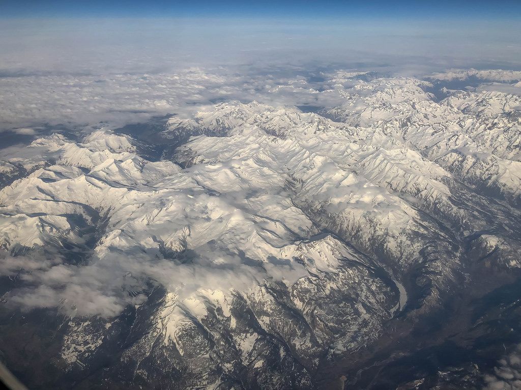 Blick auf die Alpen aus dem Flugzeug