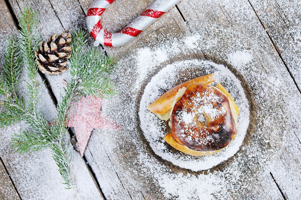 Bratapfel with white snow, Christmas recipe (Flip 2019)