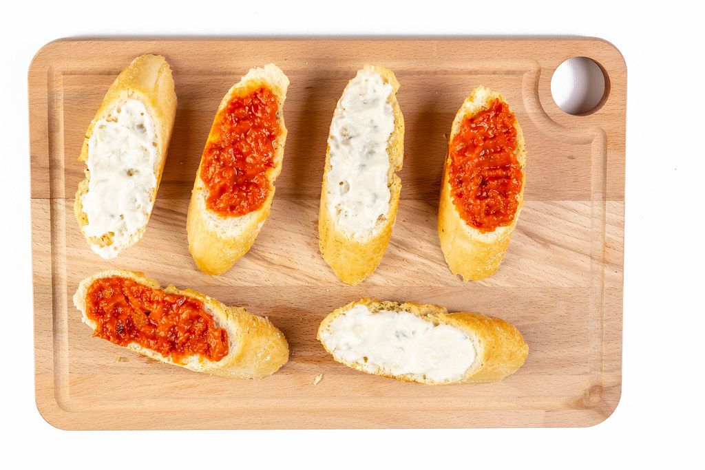 Bread Baguettes with Tomato and Tartar Sauce (Flip 2019)