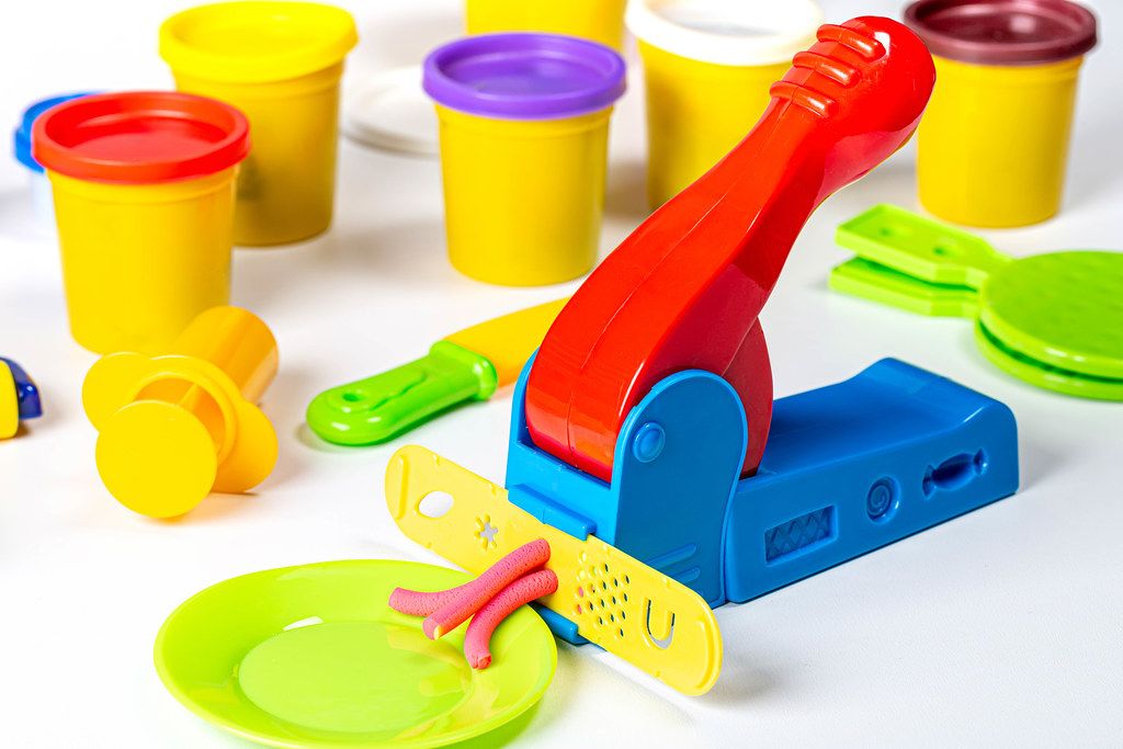 Buntes Knete-Set für Kinder mit Spiel-Geschirr zum Kochen - Creative ...