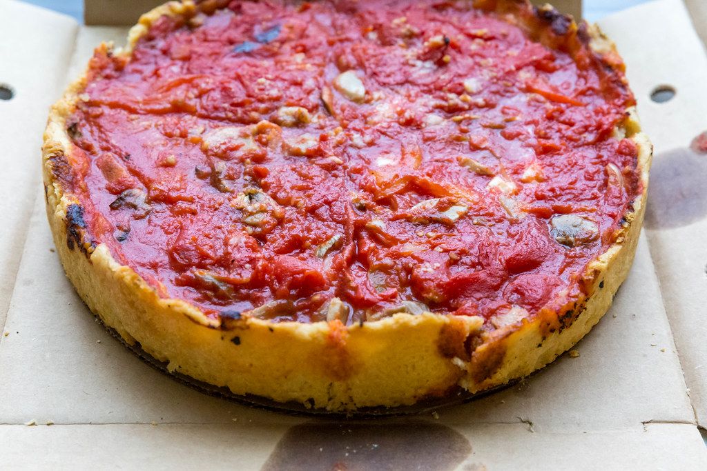 Deep Dish Pizza von Pizzeria Uno, wo die Chicago-style Pizza mit dem ...