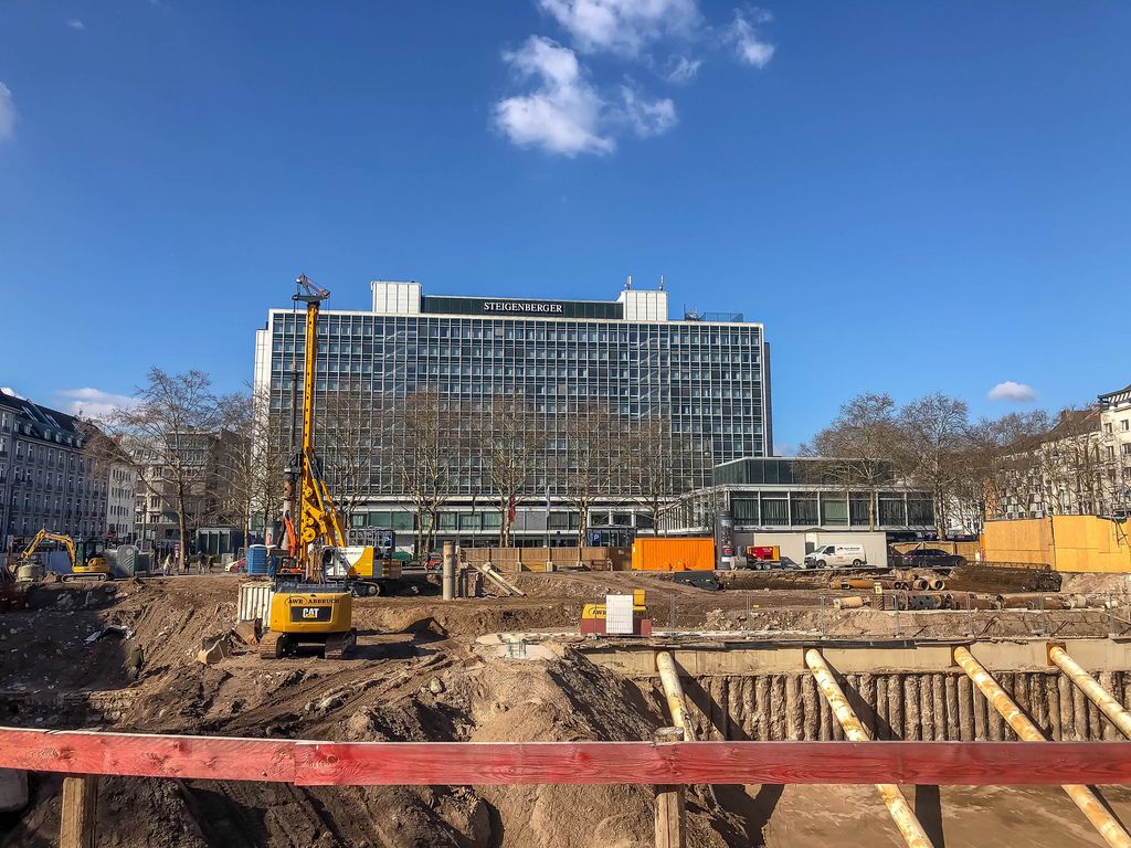 Construction work in front of Steigenberger Hotel Cologne