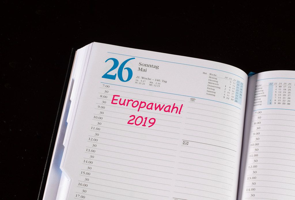 Datum der Europawahl 2019 im Kalender eines Notizbuchs makiert