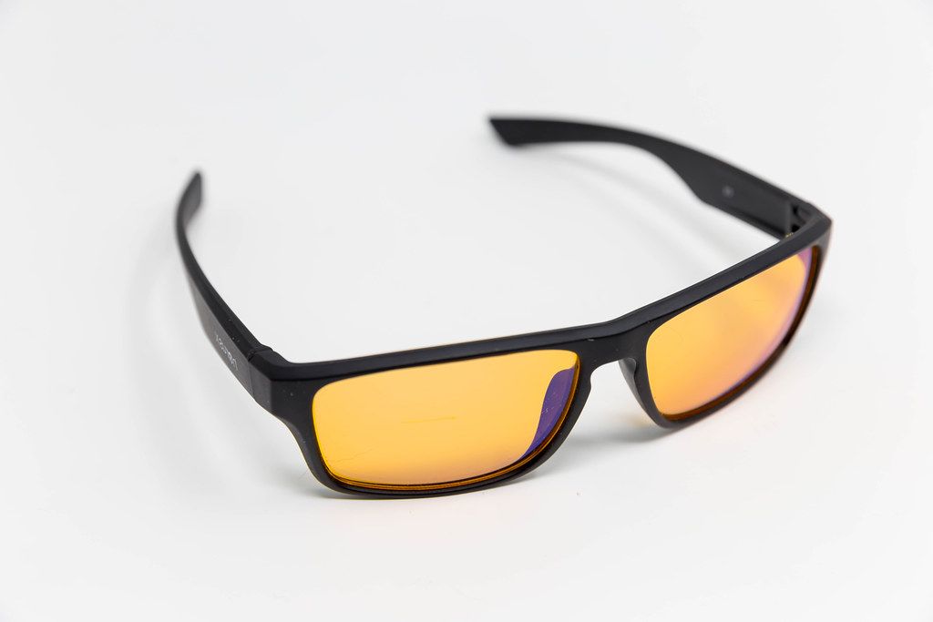 Die Horus X PC Gaming Brille schützt dauerhaft vor schädlichem Blaulicht (AMD, Augenmüdigkeit, Schlaf)