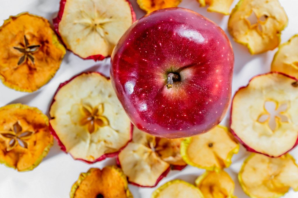 Dried fruits from apples with fresh Apple - Creative Commons Bilder