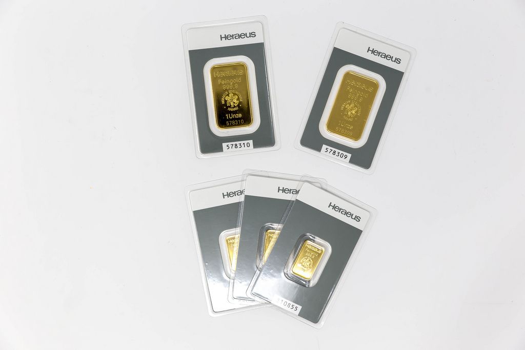 Five Heraeus gold bars from above